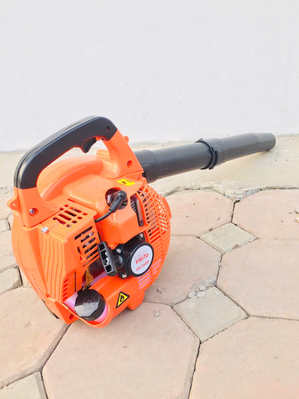 Máy thổi chạy xăng YIKITO EB 2600